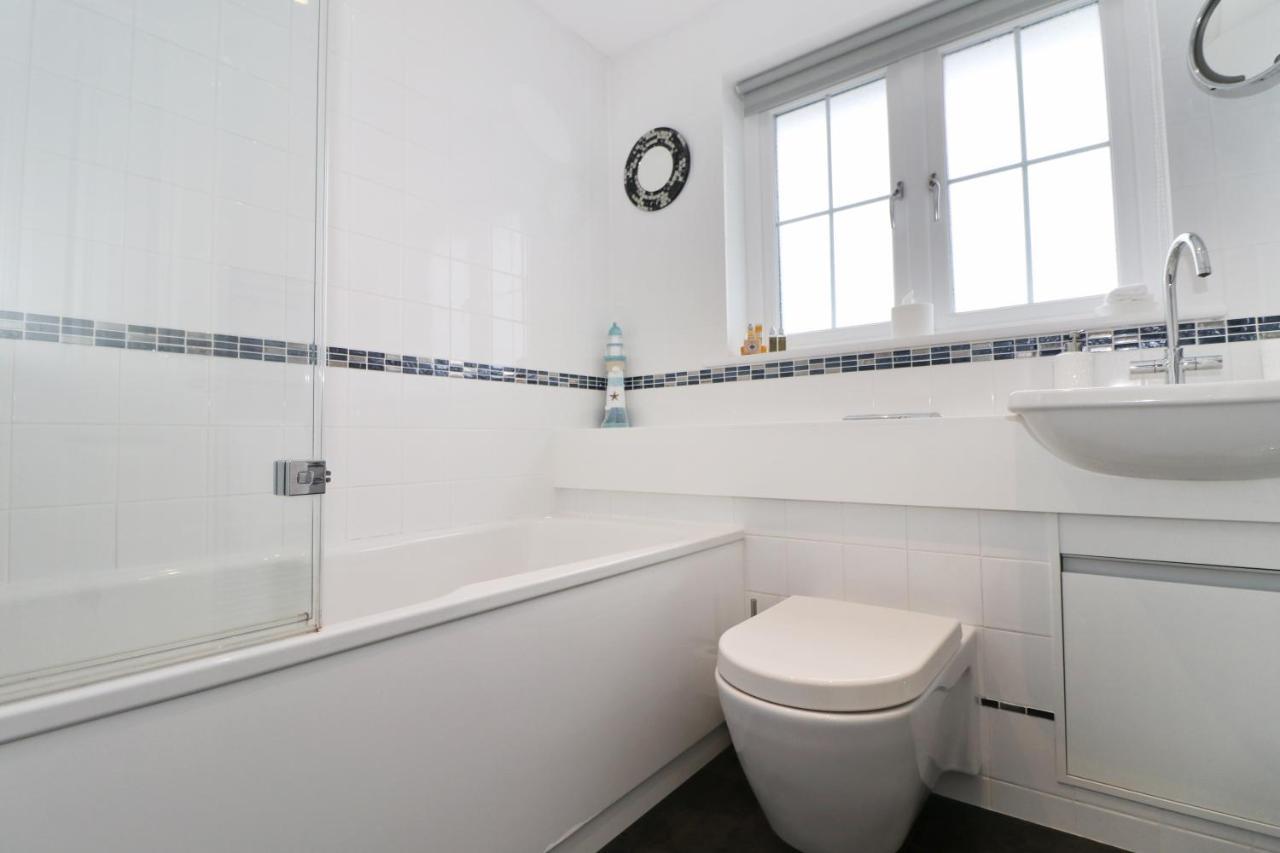 סנט מרין Near Beaches, Contemporary Home In Village Centre מראה חיצוני תמונה