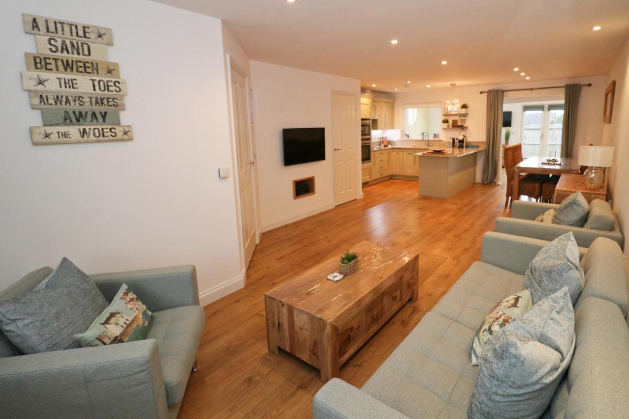 סנט מרין Near Beaches, Contemporary Home In Village Centre מראה חיצוני תמונה