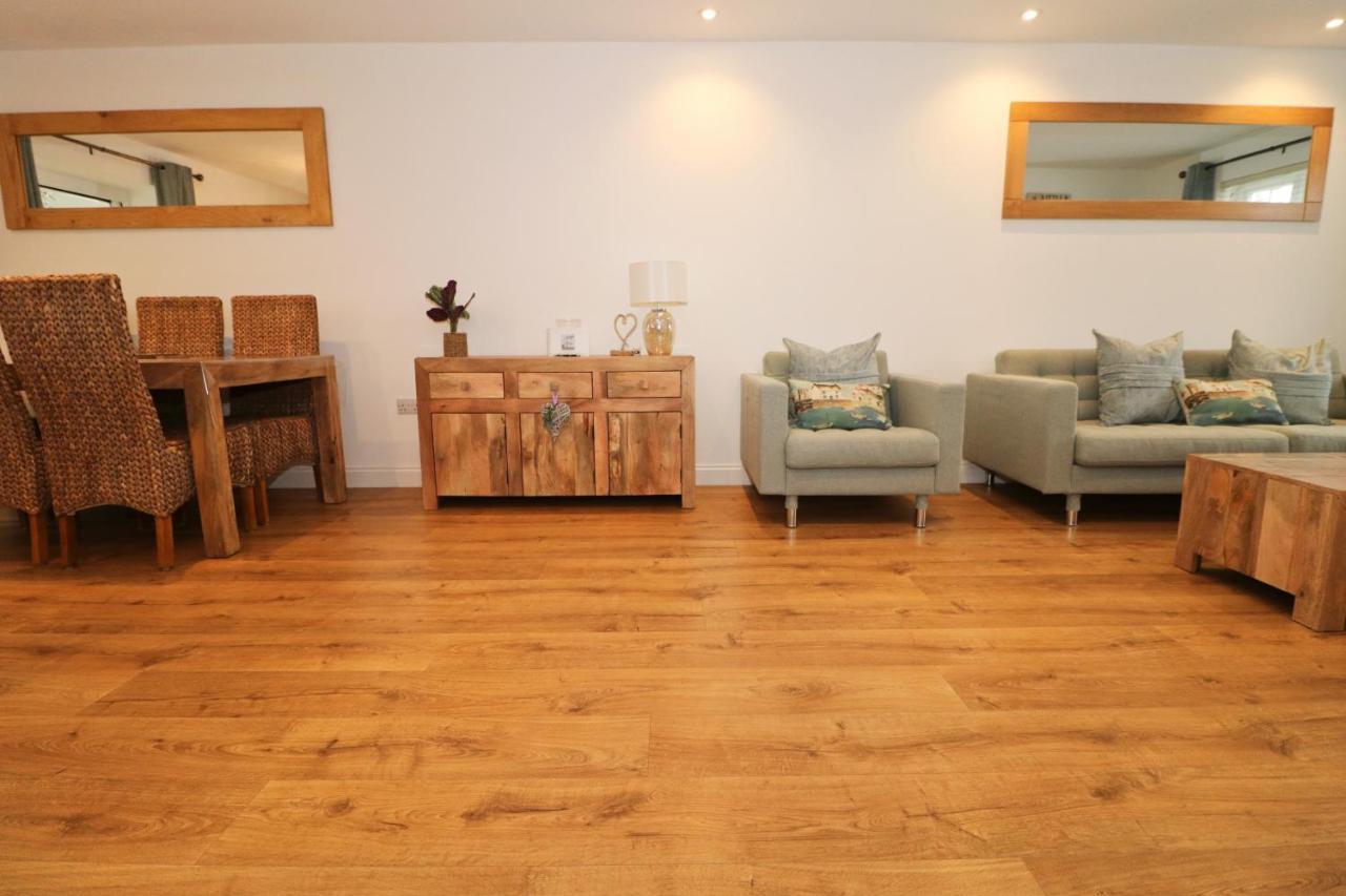סנט מרין Near Beaches, Contemporary Home In Village Centre מראה חיצוני תמונה