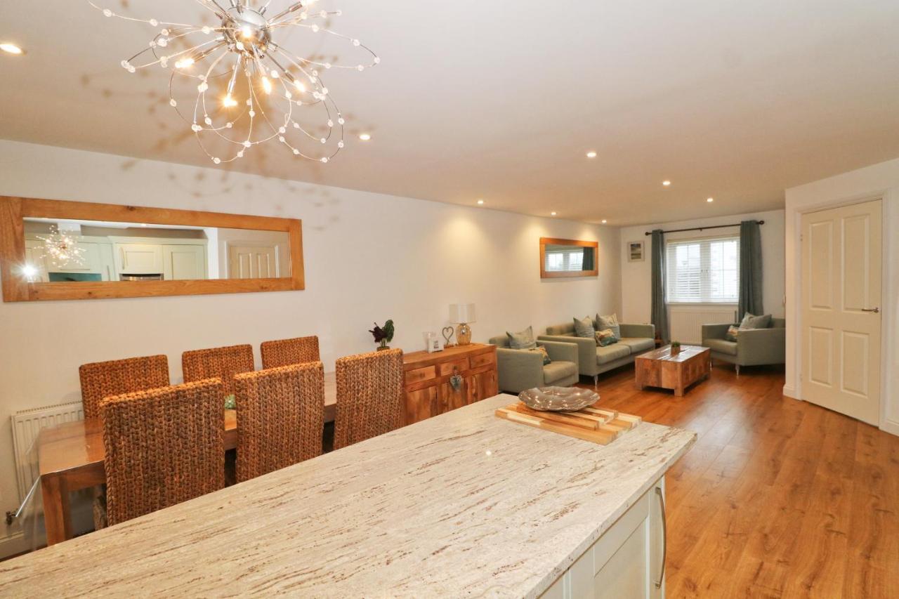 סנט מרין Near Beaches, Contemporary Home In Village Centre מראה חיצוני תמונה